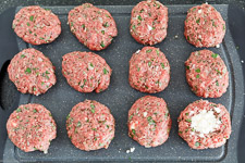 Bifteki – Greek meatballs gefüllt Schafsk—se